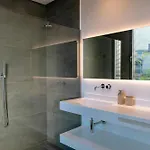 Dominica 8 *