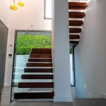 Dominica 8 *