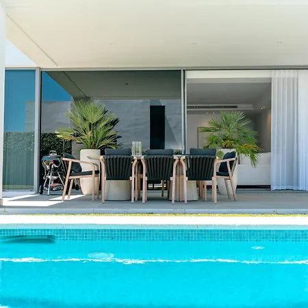 Dominica 8 Вілла Естепона