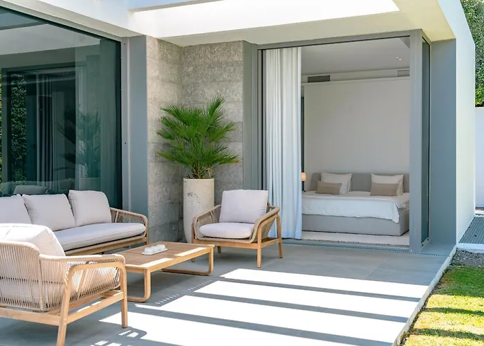 Dominica 8 * Estepona